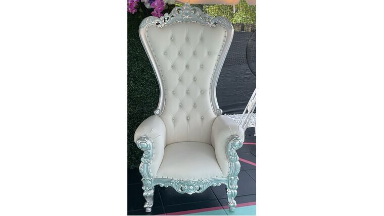 Single Seater Throne β Gold & White π